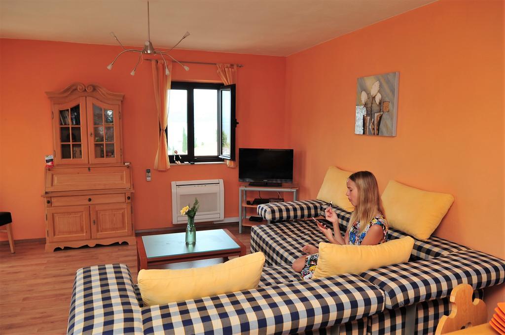 Apartments " Happy Villa " Сплитска Екстериор снимка