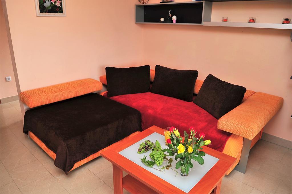Apartments " Happy Villa " Сплитска Екстериор снимка